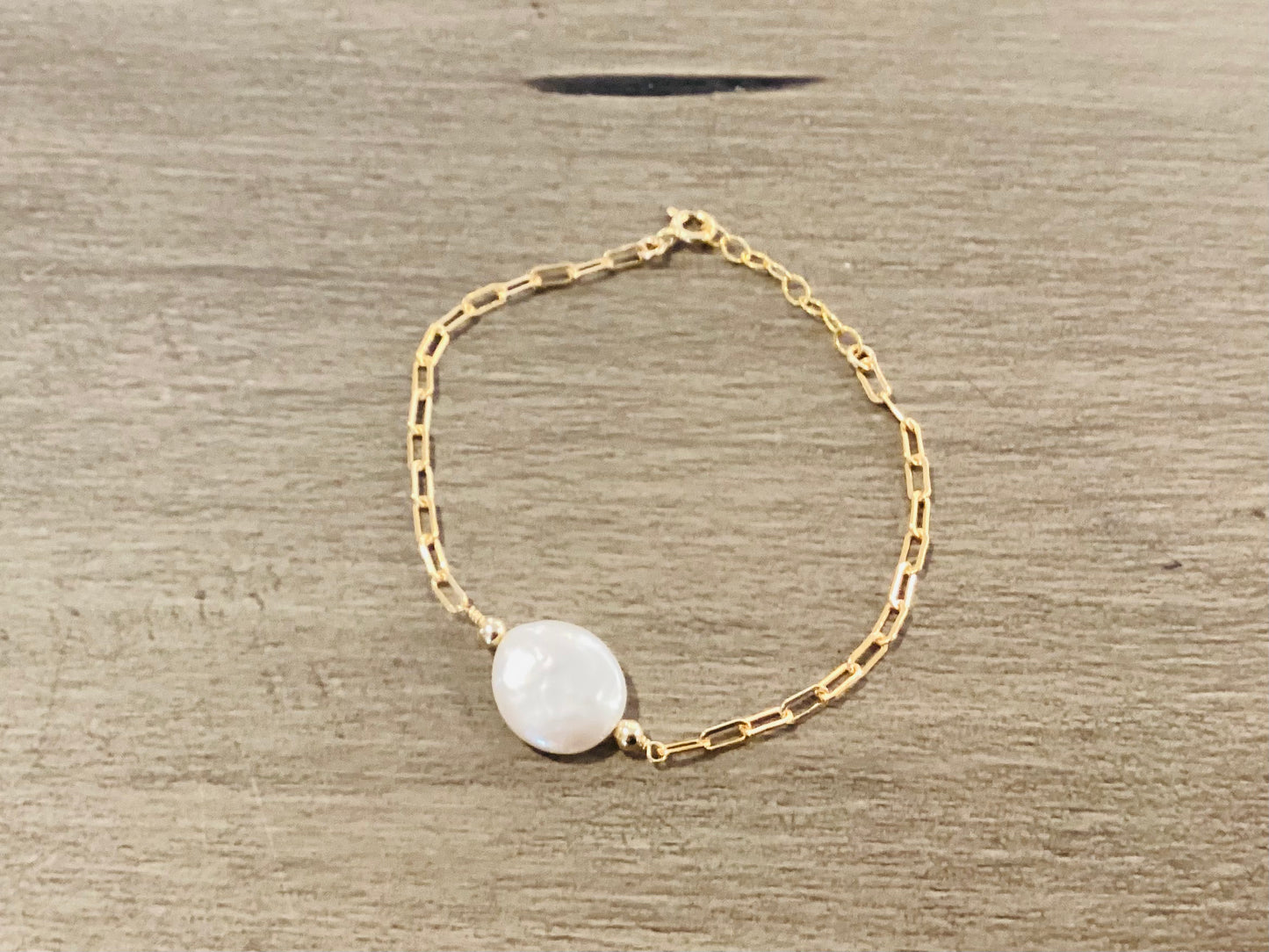 Coin Pearl Essential Bracelet
