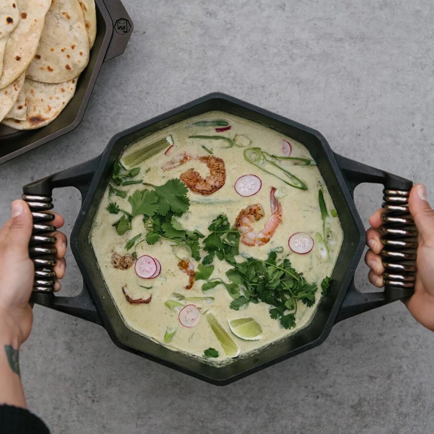 7 QT Cast Iron Dutch Oven