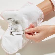 Glitzy Glove Anti-Tarnish Jewelry Polishing Mitt