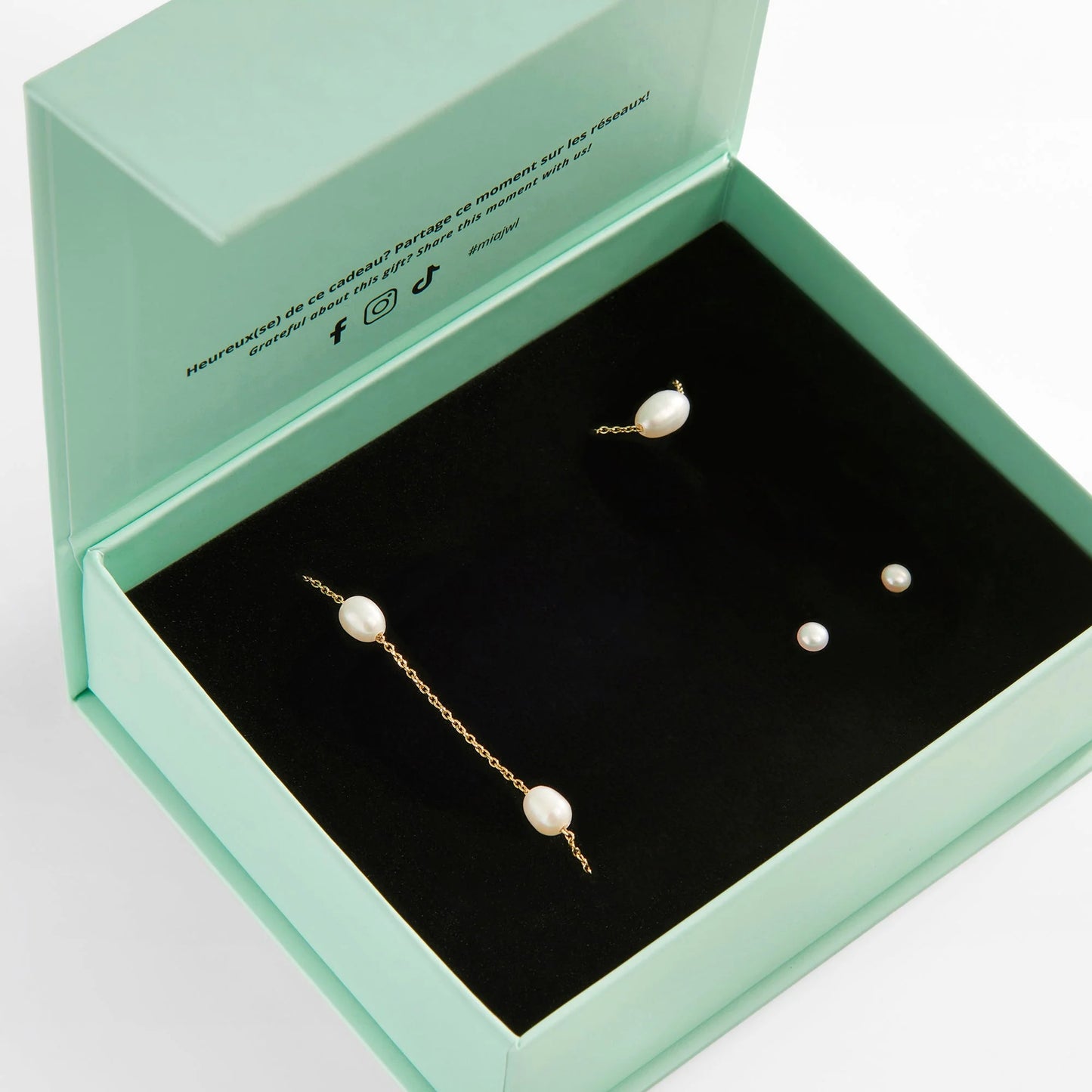 The Pearl Gift Set