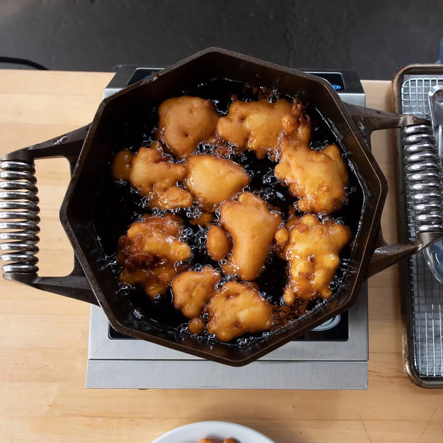 7 QT Cast Iron Dutch Oven